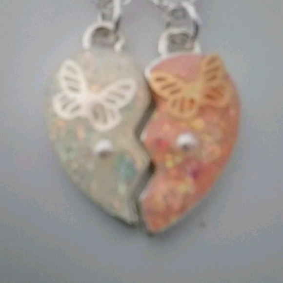 Necklace - Picture 1 of 2